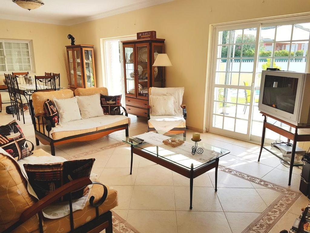 B House Verdizela Corroios Dış mekan fotoğraf